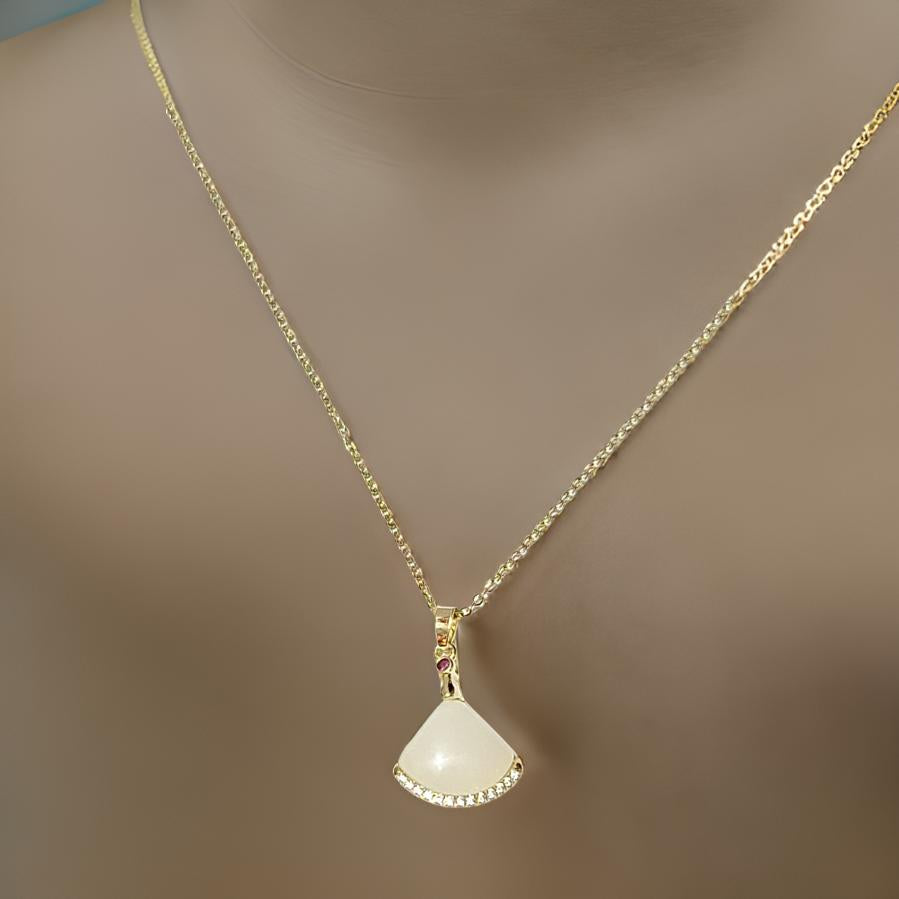 GOLD PLATED TRIANGLE PENDENT CHAIN