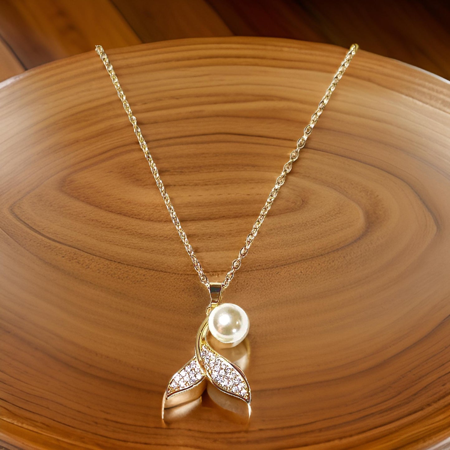 Fish Tail With Pearl Pendant Anti Tarnish Chain Necklace