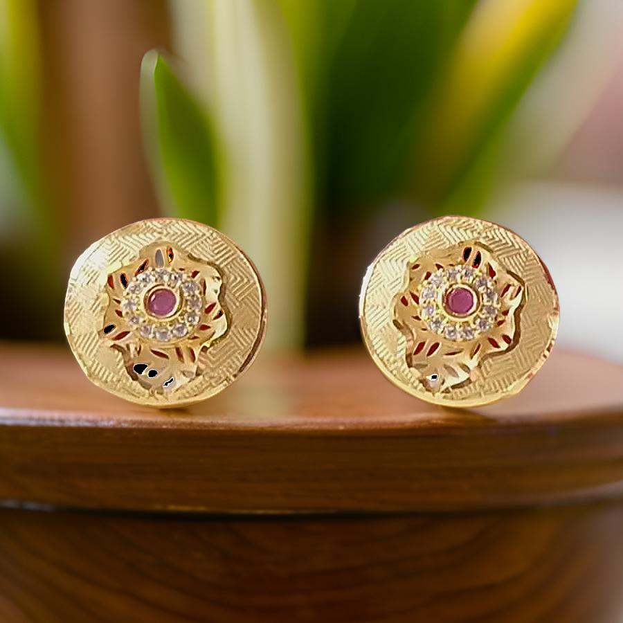 1.5 Gram Gold-Plated Flower Stud Earrings – Elegant Imitation Jewelry for Everyday Glam