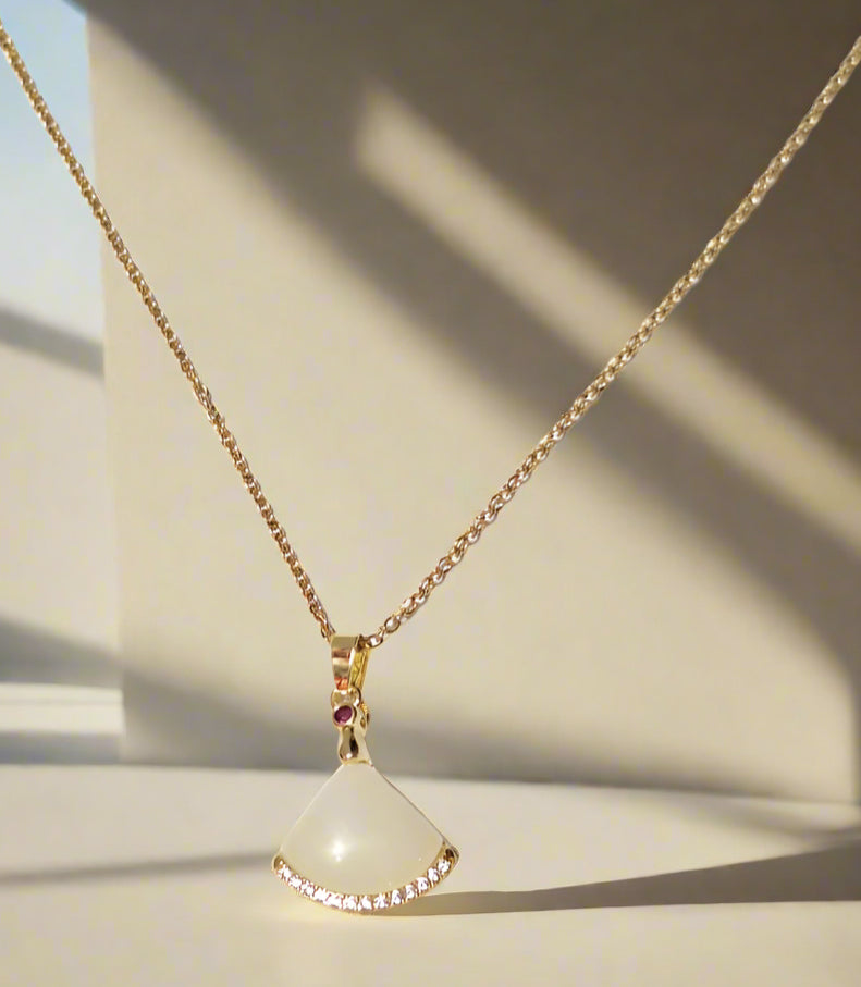 GOLD PLATED TRIANGLE PENDENT CHAIN