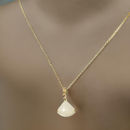 GOLD PLATED TRIANGLE PENDENT CHAIN